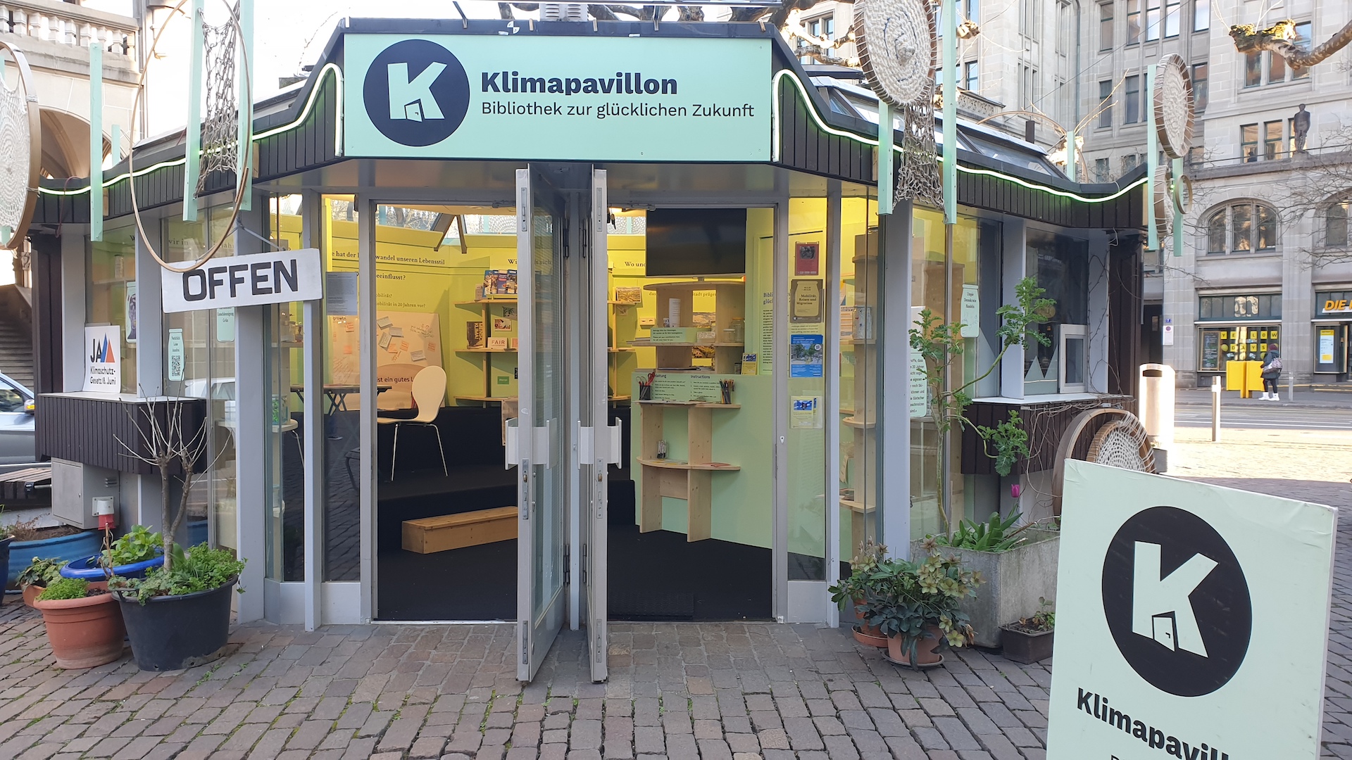 Energie, Gebäude und Begrünung! Klimapavillon Werdmühleplatz Zürich